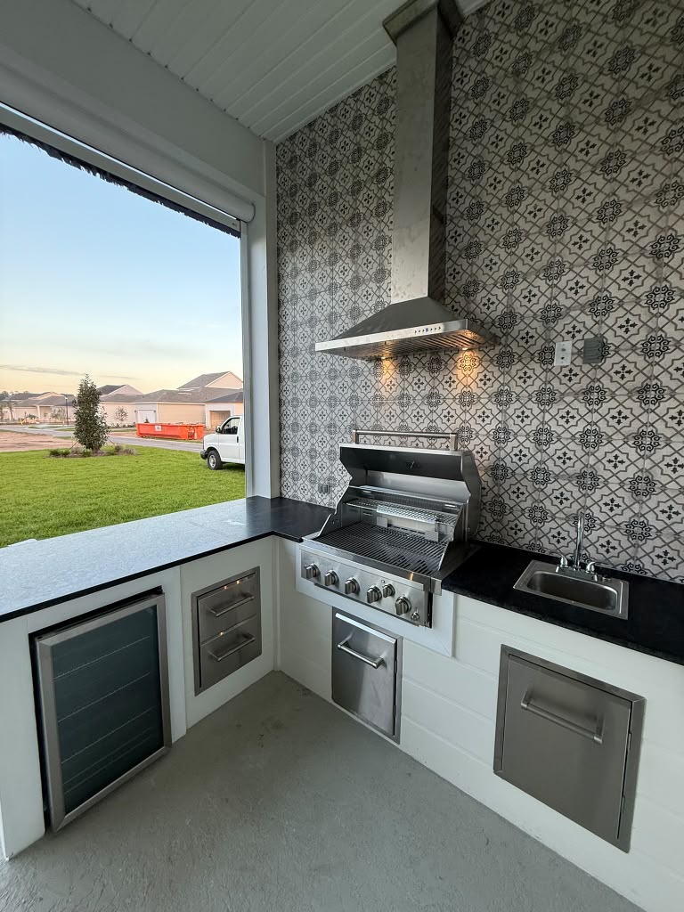 Outdoor kitchen build by SPM Home Renovation